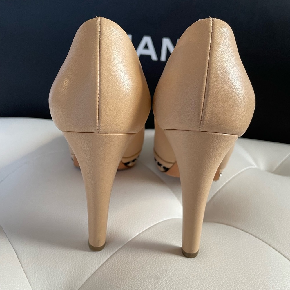 CHANEL Cap Toe Pump - Picture 10 of 12